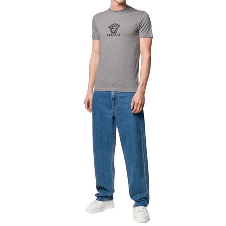 Lookbook ヴェルサーチ グレー メデューサロゴ プリント クルーネック 半袖Tシャツ A82396-A224589-A904B