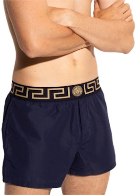 ヴェルサーチ ネイビーブルーローライズルーズスイムトランクス レタープリントデザイン ABU01022-A232415-A70W0 Lookbook ヴェルサーチ ネイビーブルーローライズルーズスイムトランクス レタープリントデザイン ABU01022-A232415-A70W0