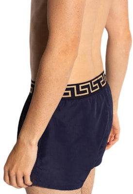 ヴェルサーチ ネイビーブルーローライズルーズスイムトランクス レタープリントデザイン ABU01022-A232415-A70W0 Shop ヴェルサーチ ネイビーブルーローライズルーズスイムトランクス レタープリントデザイン ABU01022-A232415-A70W0