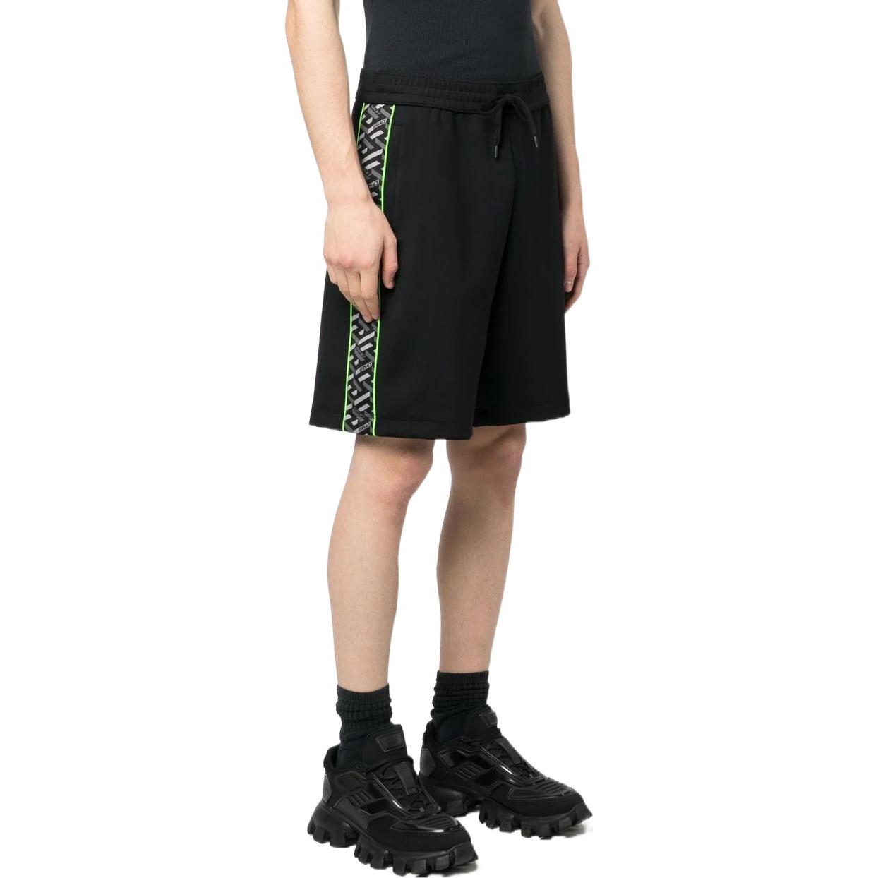 VERSACE  Patterned Print Striped Casual Shorts - Black 1008814-1A05640-5B970 圖 5