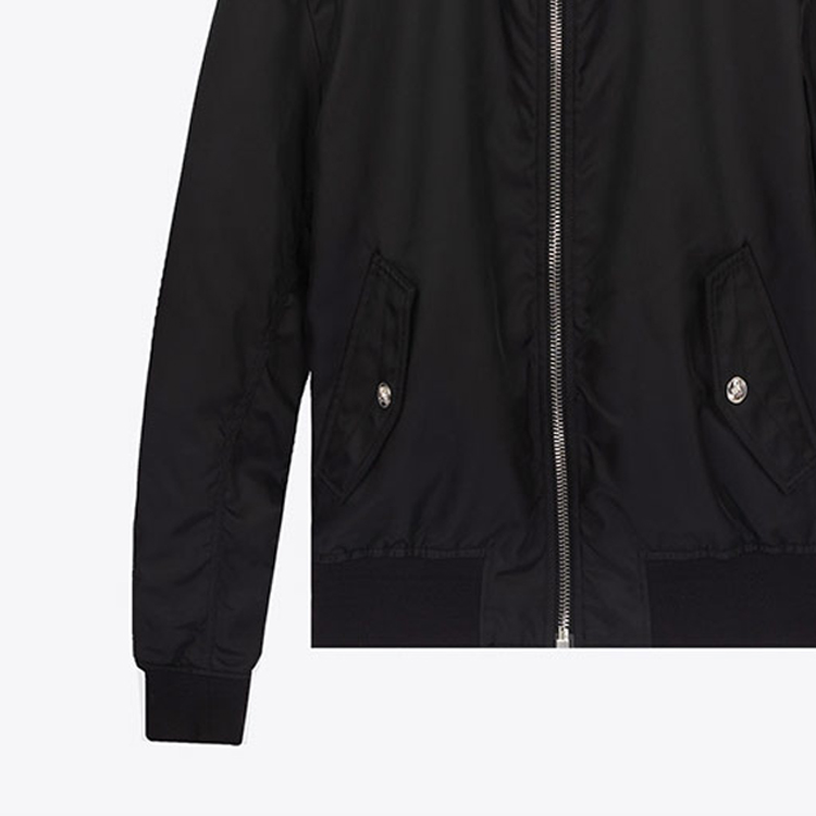 Details for VERSACE Jaket Bomber Reversible Motif Baroque Hitam. A88323-1F00440-5W060