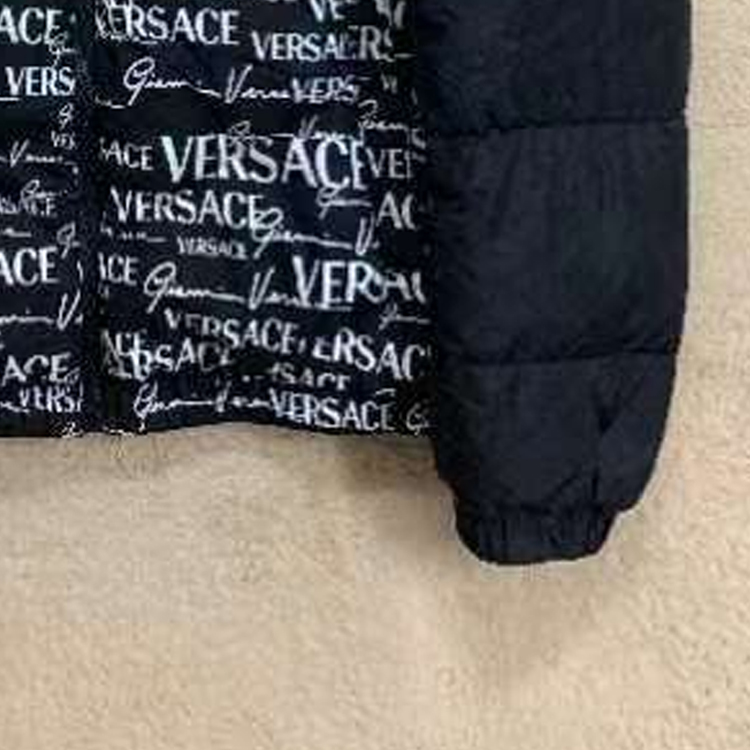 Cheap VERSACE  Reversible Letter Print Hooded Down Jacket - Black. 1002751-1A02301-5B040