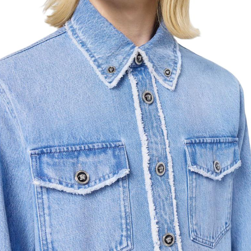 Details for VERSACE 固體標誌補丁丹寧長袖襯衫 淺藍色 SS24 1016108-1A11281-1D380