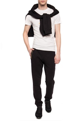 VERSACE 白色棉質經典Logo印花圓領T恤 A82396-A224589-A93A Lookbook VERSACE 白色棉質經典Logo印花圓領T恤 A82396-A224589-A93A