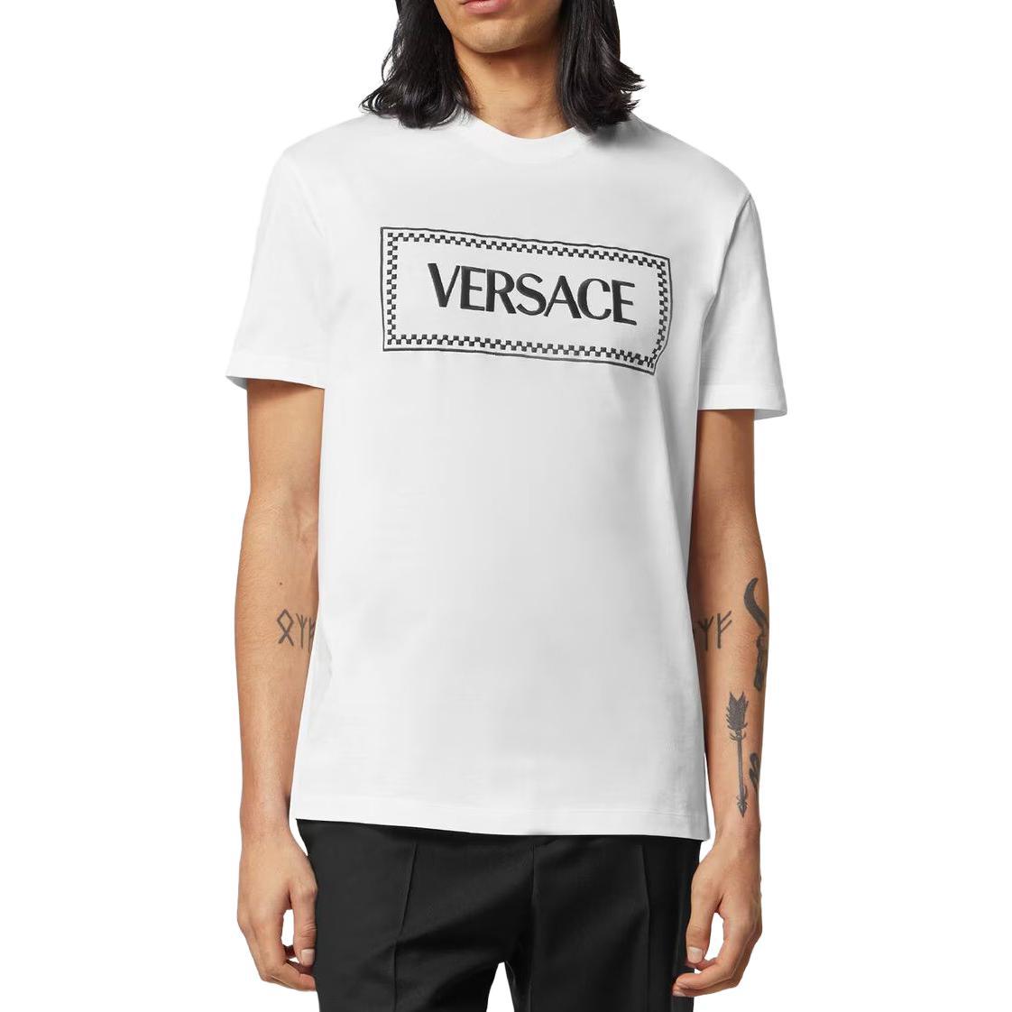 VERSACE  White Logo Print Crewneck Short Sleeve Casual T-Shirt 1011694-1A08584-1W000 圖 3
