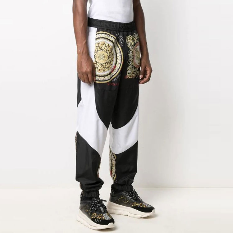 Purchase VERSACE Celana Jogger Knit Motif Baroque Hitam A885391-F006132-B020