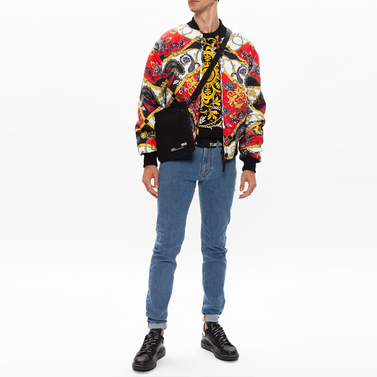 Purchase Sudadera Negra de Manga Larga con Estampado Barroco de Versace A87477-A231242-A1008