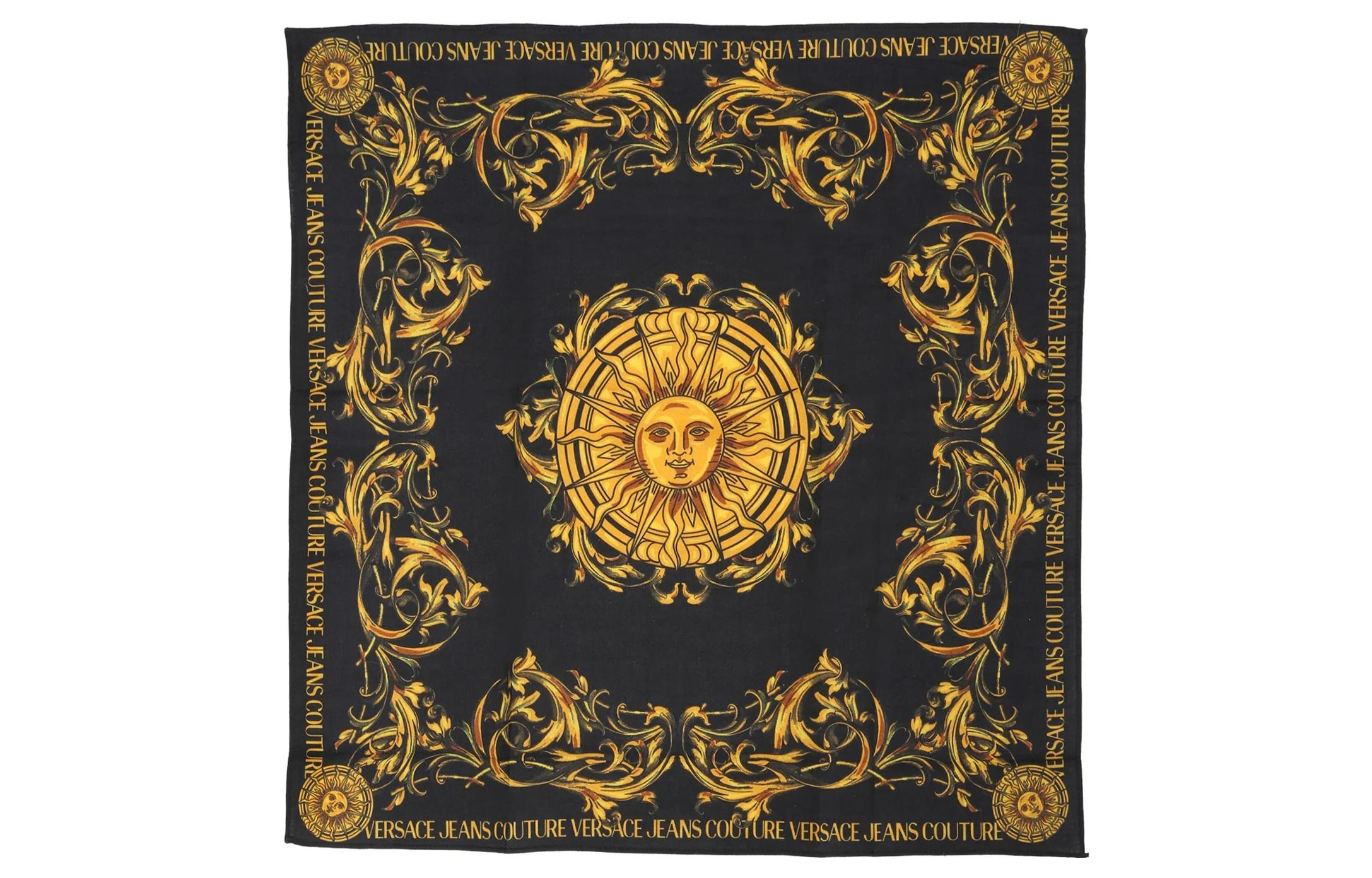 VERSACE Baroque Print Scarf Black Unisex Couple Style Winter Accessory. 72GA0Y01ZG066G89