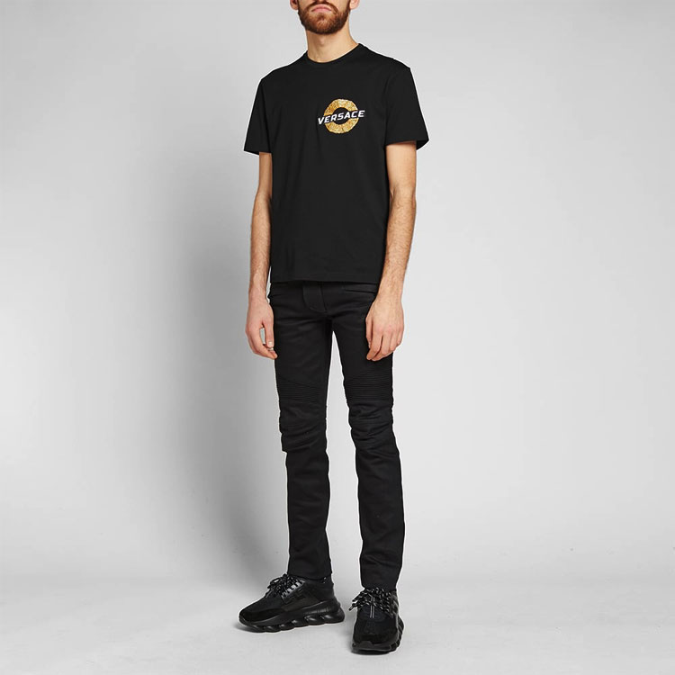 Shop 베르사체 블랙 코튼 티셔츠 골드 자수 로고 반팔 A81941-A224589-A008