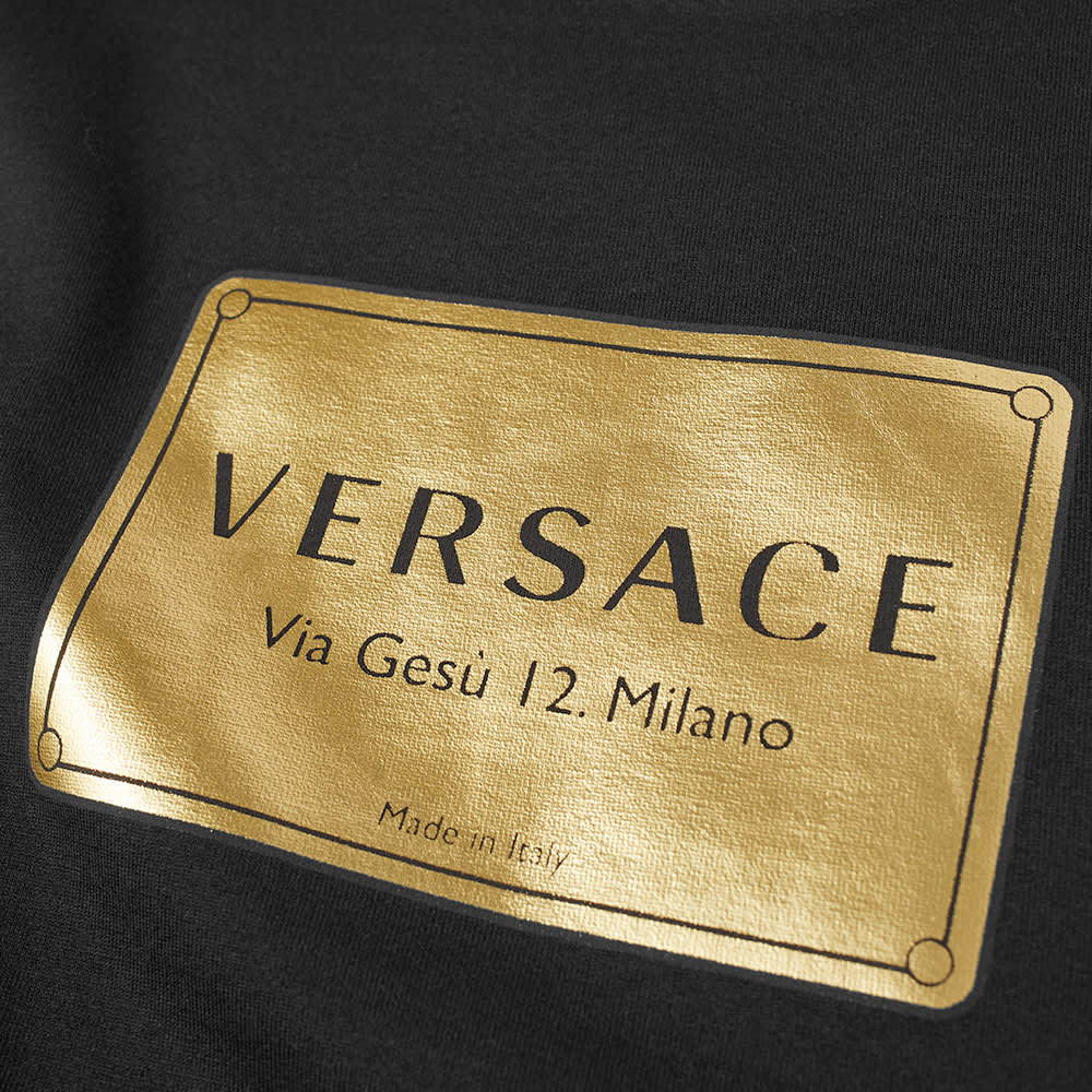 Sizing VERSACE 男士黑色金标短袖T恤。 A87387-A228806-A1008