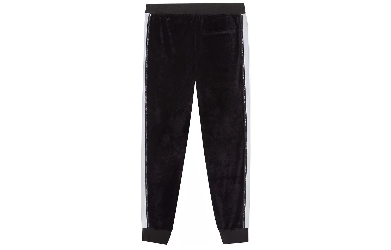 Lookbook VERSACE 黑色针织标志设计休闲裤。 A88744-A234742-A1008