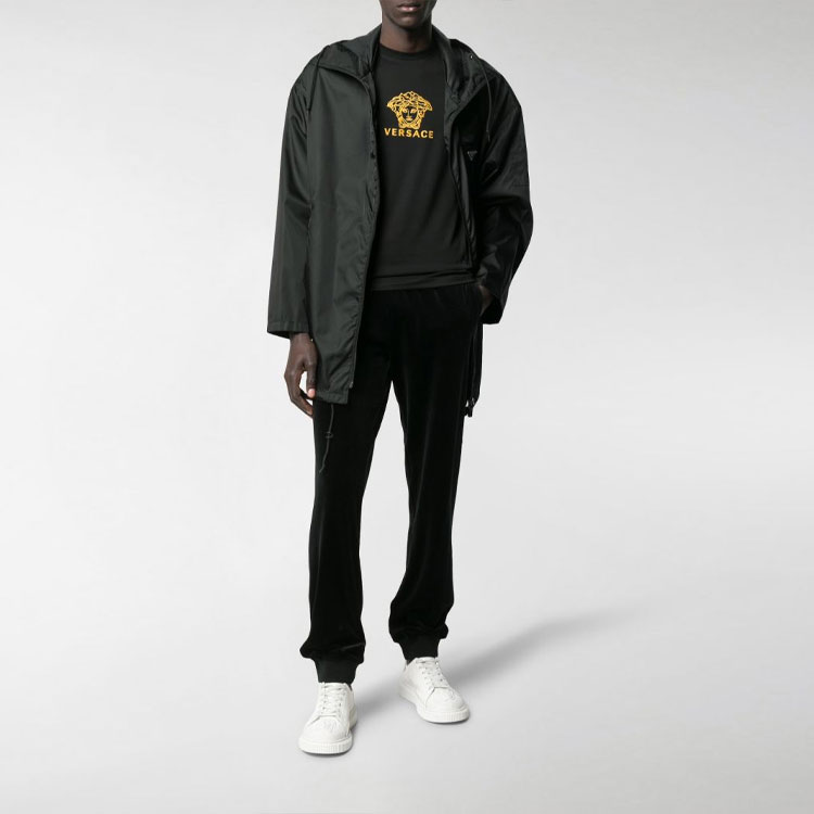 VERSACE Black Letter Graphic Print Crewneck T-Shirt A82396-A224589-A92Y 圖 5