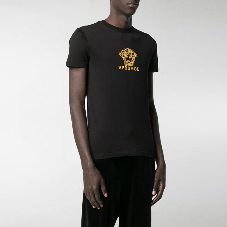VERSACE Black Letter Graphic Print Crewneck T-Shirt A82396-A224589-A92Y 圖 6