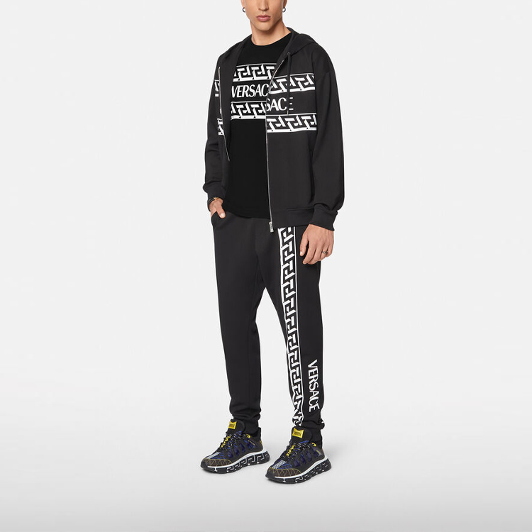 VERSACE Black Letter Logo Printed Crewneck T-Shirt. 1002428-1A01780-1B000 圖 3