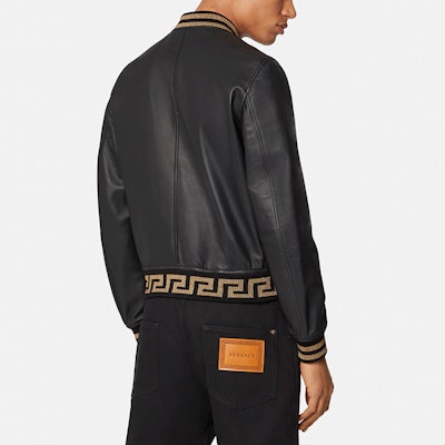VERSACE 黑色字母拉鍊棒球領夾克 A81890-1L00176-2B150 Purchase VERSACE 黑色字母拉鍊棒球領夾克 A81890-1L00176-2B150