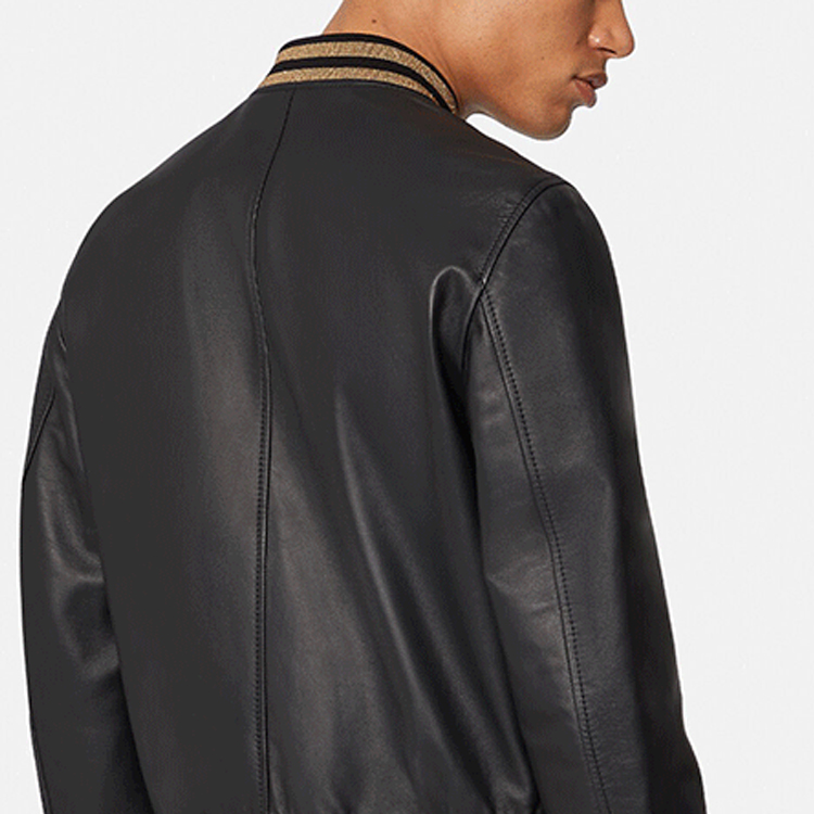 Sizing VERSACE 黑色字母拉鍊棒球領夾克 A81890-1L00176-2B150