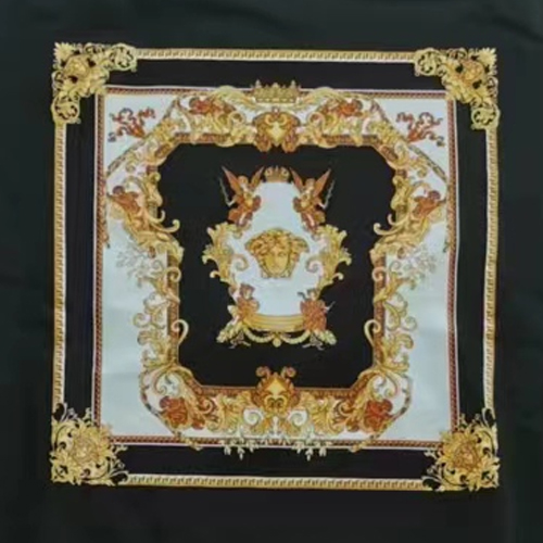 Shop Sudadera Versace Negra con Logo Estampado y Manga Larga 1008282-1A05925-2B510