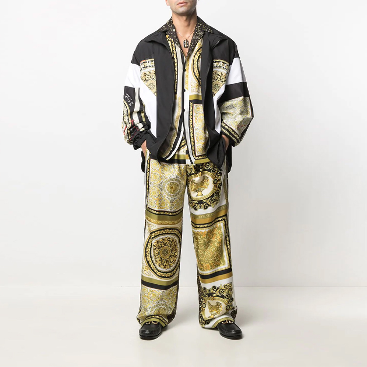 Lookbook 范思哲 黑色印花宽松休闲外套 A885411-F006132-B020