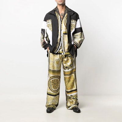 范思哲 黑色印花宽松休闲外套 A885411-F006132-B020 Lookbook 范思哲 黑色印花宽松休闲外套 A885411-F006132-B020