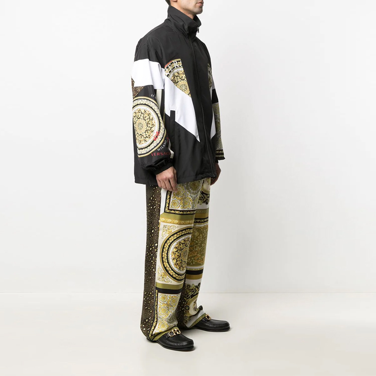 Purchase 范思哲 黑色印花宽松休闲外套 A885411-F006132-B020