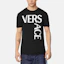 Shop 베르사체 블랙 로고 프린트 반팔 크루넥 티셔츠 1001288-1A00922-1B000