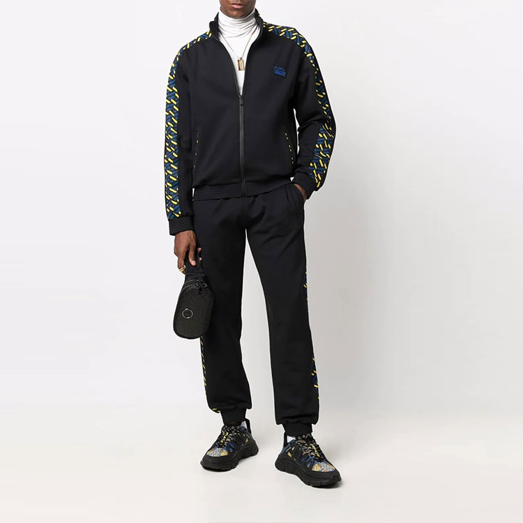 Lookbook VERSACE Black Patterned Zip-Up Long Sleeve Casual Jacket. 1002100-1A01623-5B140
