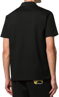 베르사체 블랙 로고 자수 폴로 셔츠 A86055-A231240-A1008 Shop 베르사체 블랙 로고 자수 폴로 셔츠 A86055-A231240-A1008