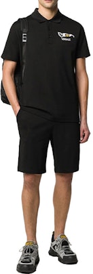 베르사체 블랙 로고 자수 폴로 셔츠 A86055-A231240-A1008 Purchase 베르사체 블랙 로고 자수 폴로 셔츠 A86055-A231240-A1008