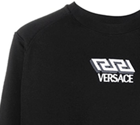 ヴェルサーチ ブラック 刺繍ロゴ入りプルオーバースウェットシャツ 1001774-1A01446-1B000 Sizing ヴェルサーチ ブラック 刺繍ロゴ入りプルオーバースウェットシャツ 1001774-1A01446-1B000