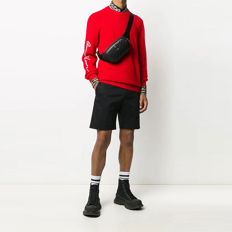 Lookbook VERSACE Celana Pendek Hitam Logo Musim Panas Straight-Cut. A87360-A229957-A1008