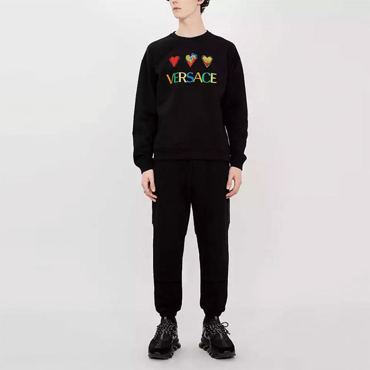 Shop VERSACE 黑色心形刺绣设计卫衣 A83121-A228146-A008