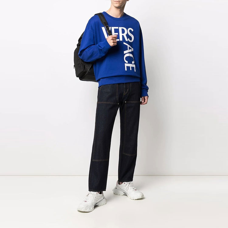 VERSACE Blue Crewneck Sweatshirt with Letter Pattern. 10013771A01015-1U600 圖 3
