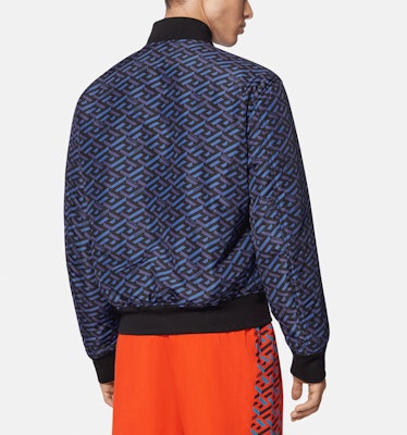 ヴェルサーチ ブルー ロゴプリント ジップアップジャケット A88323-1A01931-5U180 Purchase ヴェルサーチ ブルー ロゴプリント ジップアップジャケット A88323-1A01931-5U180