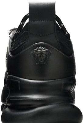 Versace Chain Reaction 'Triple Black' Sepatu Sneakers Pria/Wanita. DSU7071E-D7CTG-D41 Sizing Versace Chain Reaction 'Triple Black' Sepatu Sneakers Pria/Wanita. DSU7071E-D7CTG-D41