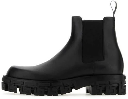 Versace Chelsea Boots 'Lengan Simple Hitam' 1010563-1A05956_1B000 Buy Versace Chelsea Boots 'Lengan Simple Hitam' 1010563-1A05956_1B000