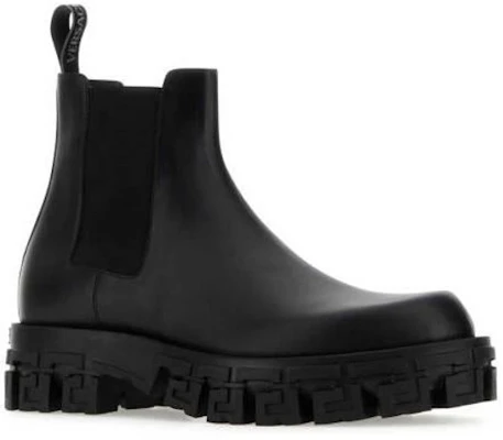 Versace Chelsea Boots 'Lengan Simple Hitam' 1010563-1A05956_1B000 Order Versace Chelsea Boots 'Lengan Simple Hitam' 1010563-1A05956_1B000