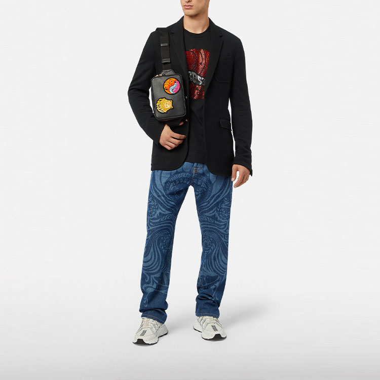 VERSACE Crystal Logo Crewneck Black T-Shirt for Men 1003930-1A02798-1B000 圖 3