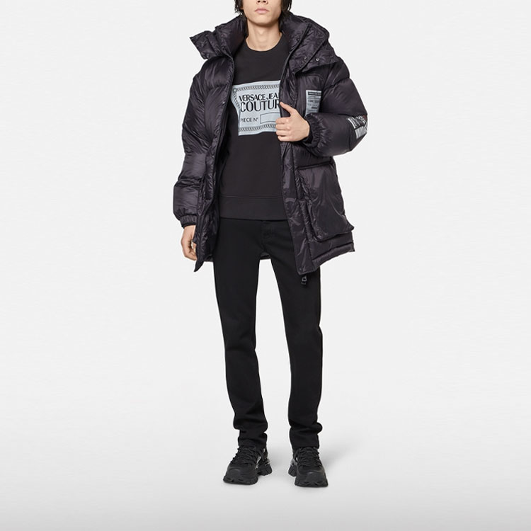 Lookbook VERSACE 탈부착 소매 패치 코튼 재킷 - 블랙 E71GAU411-ECQS08-E899