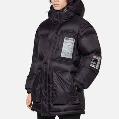 VERSACE 탈부착 소매 패치 코튼 재킷 - 블랙 E71GAU411-ECQS08-E899 Shop VERSACE 탈부착 소매 패치 코튼 재킷 - 블랙 E71GAU411-ECQS08-E899