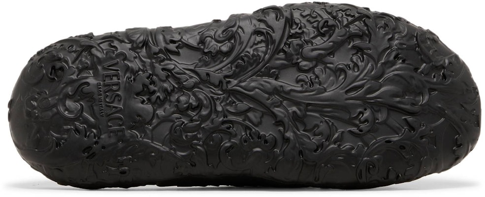 Versace Dimension Selipar Kolam 'Hitam' 1005746-1A03446-1B000 Shop Versace Dimension Selipar Kolam 'Hitam' 1005746-1A03446-1B000