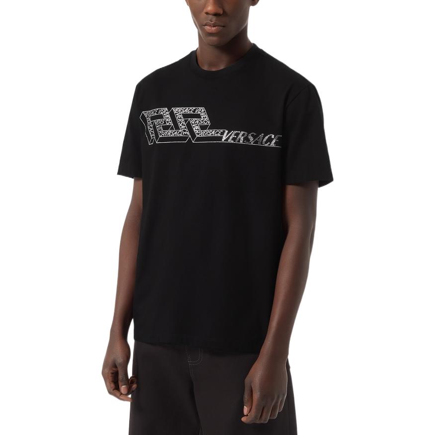 Lookbook VERSACE FW22 黑色圓領短袖T恤 字母印花設計 1006447-1A04416-1B000