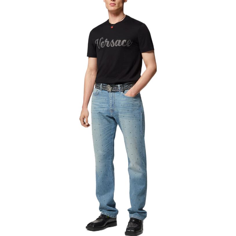 Lookbook VERSACE FW22  Black Crystal Letter Print Crew Neck T-Shirt. 1008464-1A06054-1B000