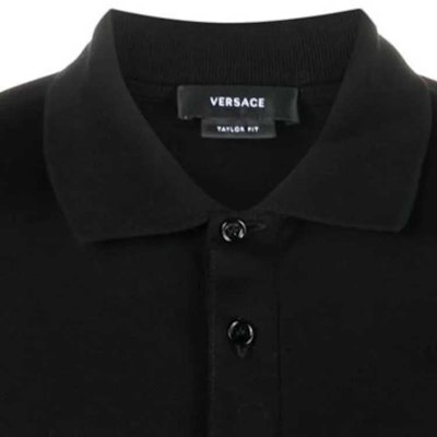VERSACE FW22 Polo Negro Bordado Manga Corta Casual. 1008492-1A06071-1B000 Sizing VERSACE FW22 Polo Negro Bordado Manga Corta Casual. 1008492-1A06071-1B000