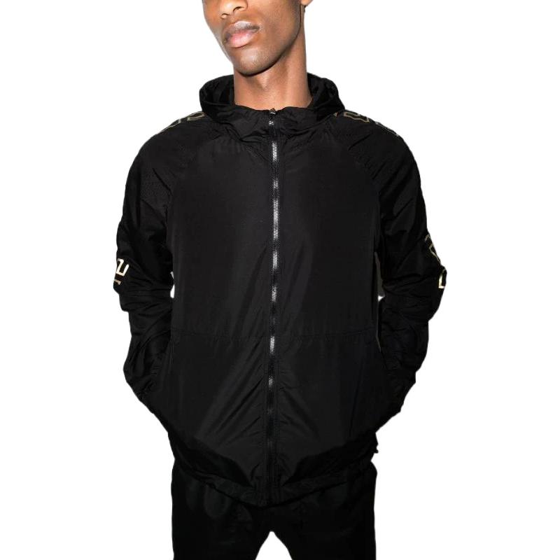 Lookbook 베르사체 FW22 블랙 후디 재킷 그리스 모티프 프린트 디자인. 1003740-1A03773-1B000