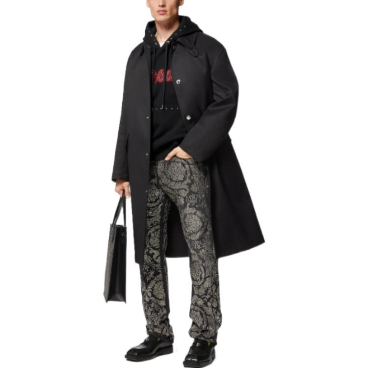 Lookbook 范思哲 2022秋冬 黑色字母铆钉设计连帽衫 1008064-1A05750-1B000