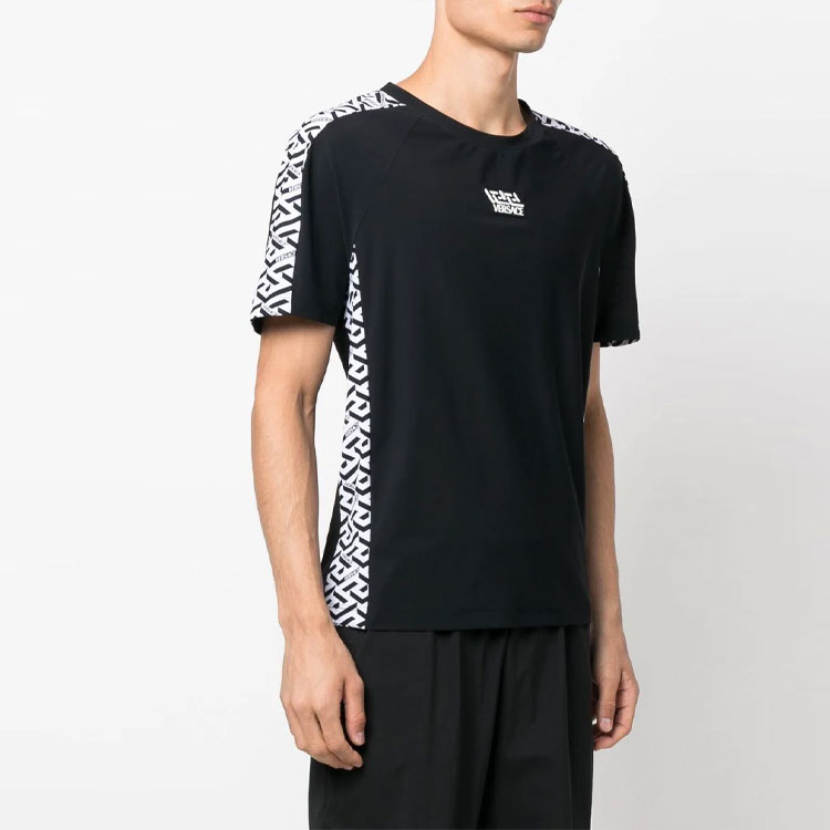 VERSACE FW22  Black Letter Crewneck Short Sleeve T-Shirt 10046811-A03229-2W020 圖 6