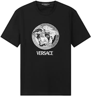VERSACE FW22 Black Letter Graphic Crew Neck T-Shirt 1006984-1A04967-1B000 VERSACE FW22 Black Letter Graphic Crew Neck T-Shirt 1006984-1A04967-1B000