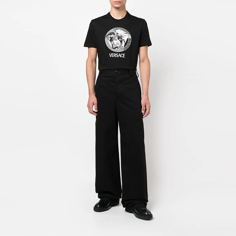VERSACE FW22  Black Letter Graphic Crew Neck T-Shirt 1006984-1A04967-1B000 圖 4