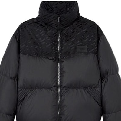 ヴェルサーチ FW22 ブラックロゴ ハイネック ジッパー パファージャケット. 1007464-1A06182-1B000 Details for ヴェルサーチ FW22 ブラックロゴ ハイネック ジッパー パファージャケット. 1007464-1A06182-1B000