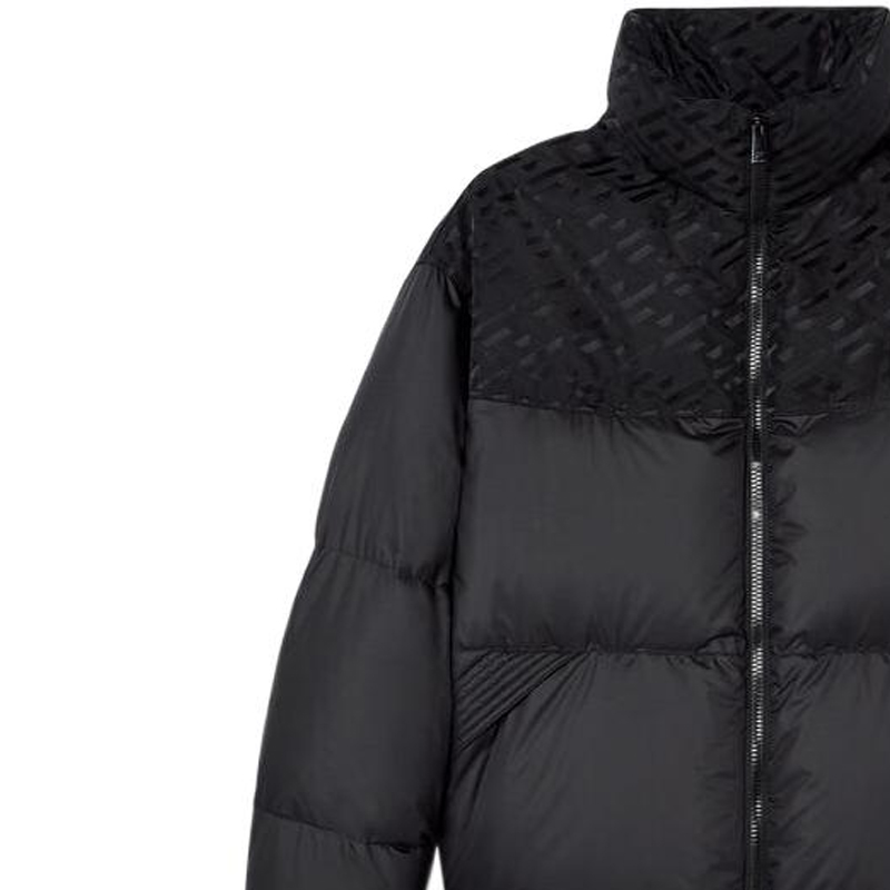 Sizing ヴェルサーチ FW22 ブラックロゴ ハイネック ジッパー パファージャケット. 1007464-1A06182-1B000